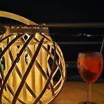 Seaview Apartment! Public Parking Near The App!