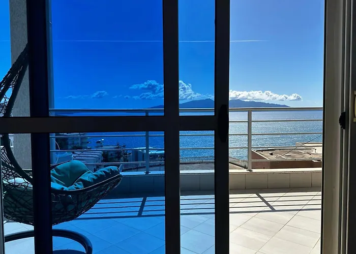 Seaview Apartment! Public Parking Near The App!