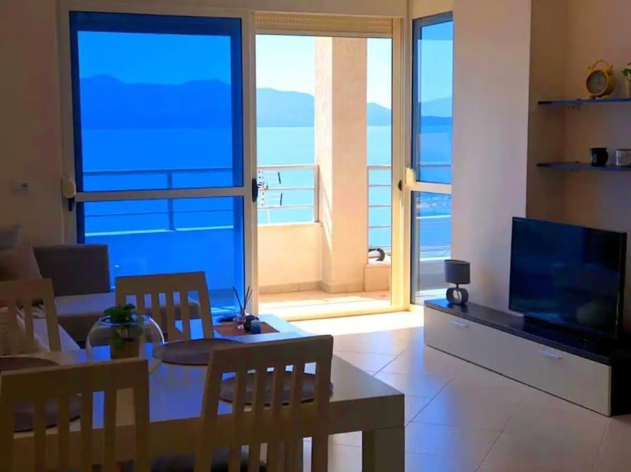 Seaview Apartment! Public Parking Near The App! Apartament Saranda