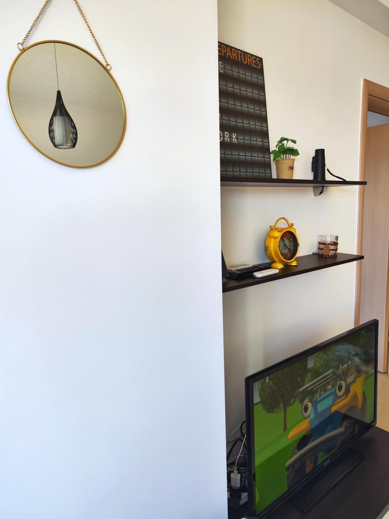 Seaview Apartment! Public Parking Near The App! Sarandë